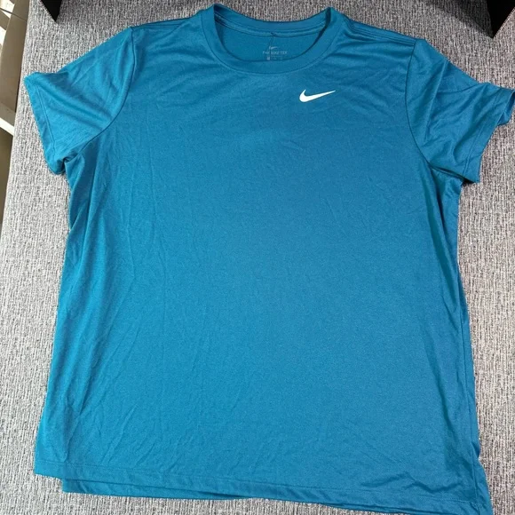 Nike Women’s Short Sleeve T-Shirt